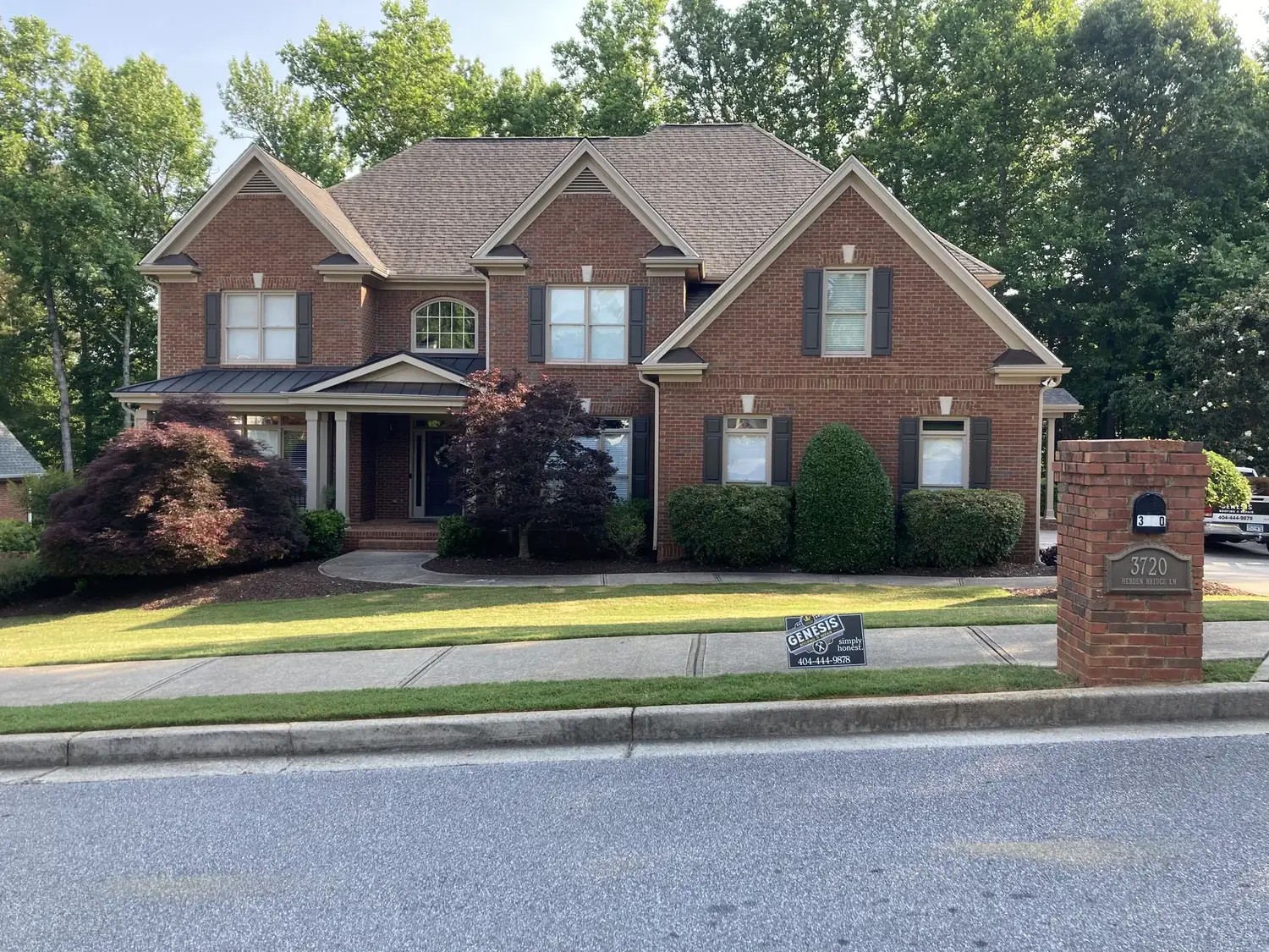 Finished brick home roofing project