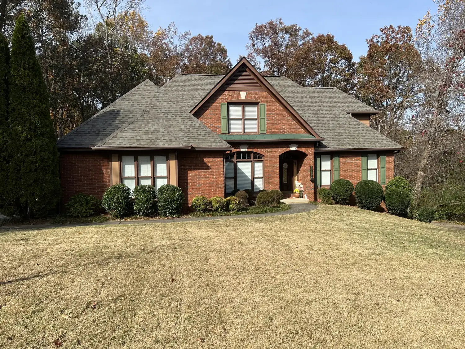 Completed shingle roof on a residential home